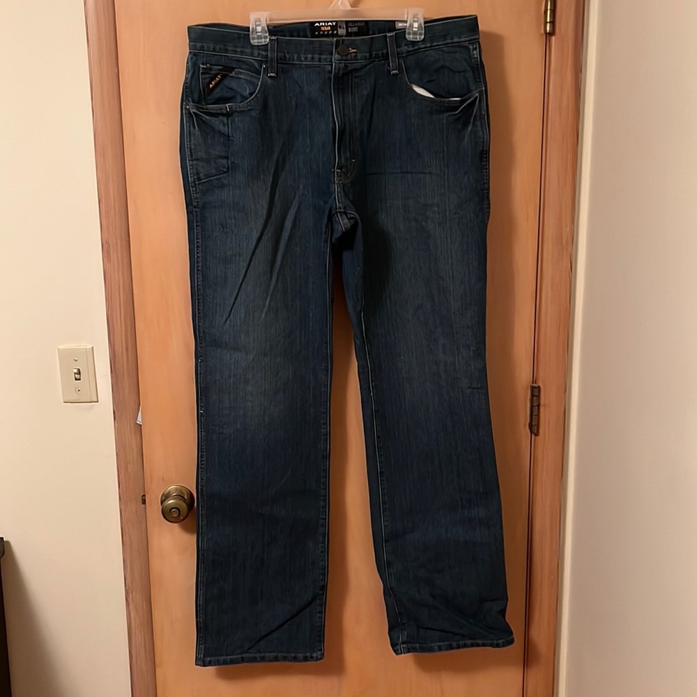 Ariat Men’s Relaxed Boot Jeans
38x36 Style M4 Medium Blue Wash